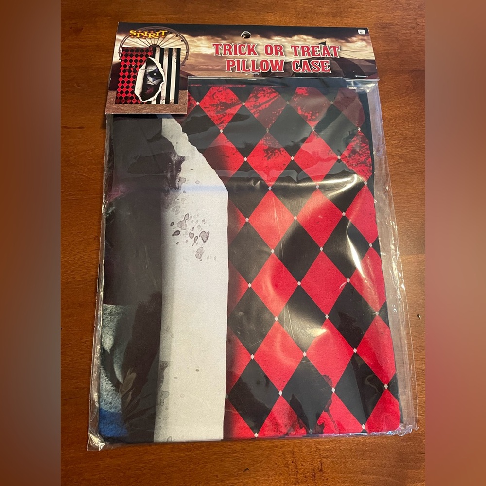 Trick Or Treat Pillow Case. Scary Clown Face On The Front. NWT